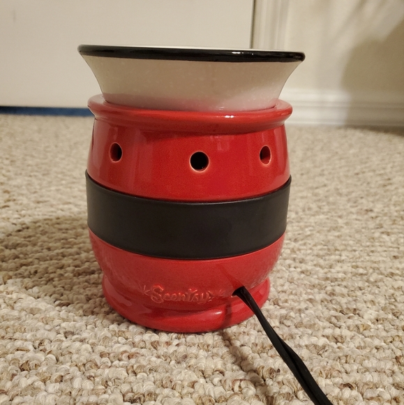 SCENTSY Jolly Santa Suit Full Size Warmer Holiday Collection RETIRED - Picture 6 of 6